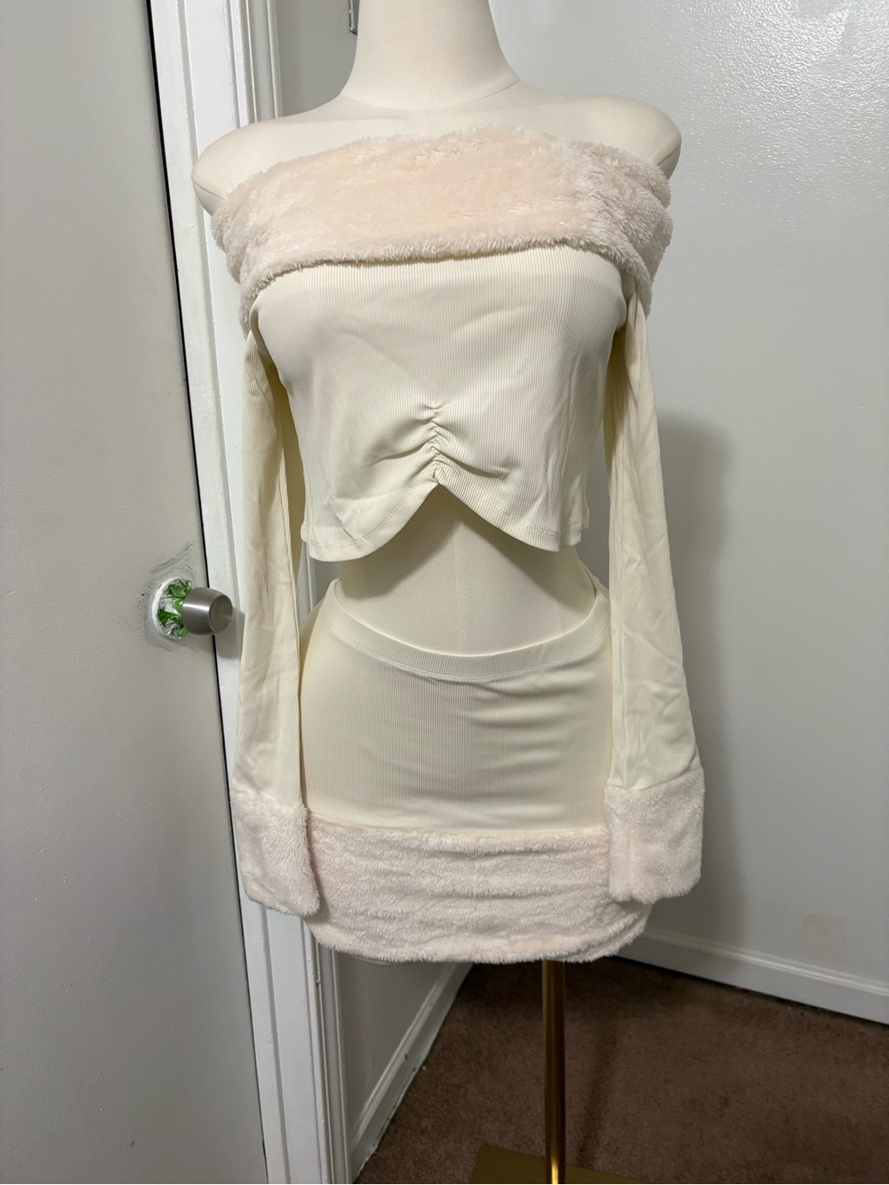 Fashion Nova Cream Off-Shoulder Faux Fur Trim Mini Skirt Set NWT